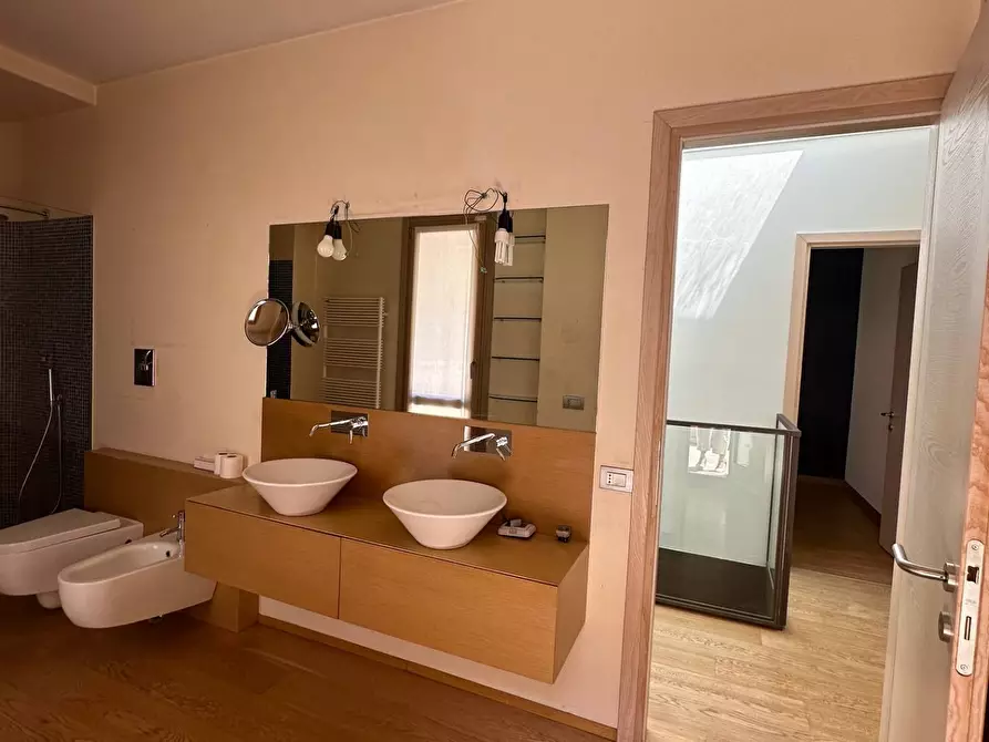 Immagine 22 di Casa indipendente in vendita  a Mantova