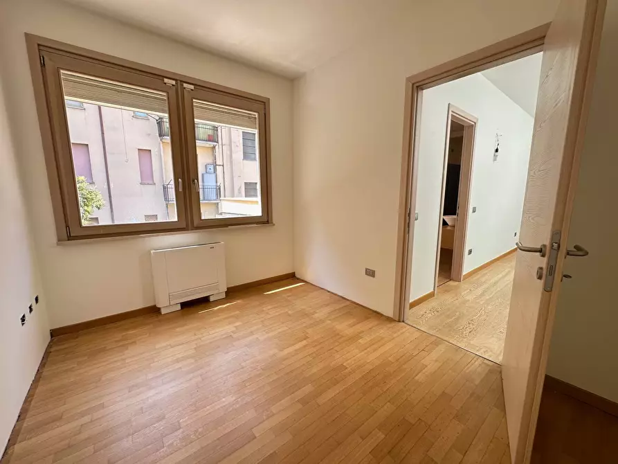 Immagine 24 di Casa indipendente in vendita  a Mantova