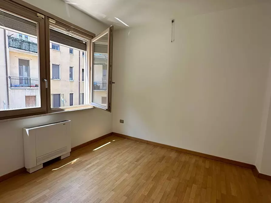 Immagine 30 di Casa indipendente in vendita  a Mantova