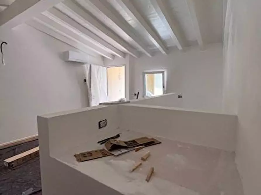 Immagine 11 di Appartamento in vendita  a Mantova