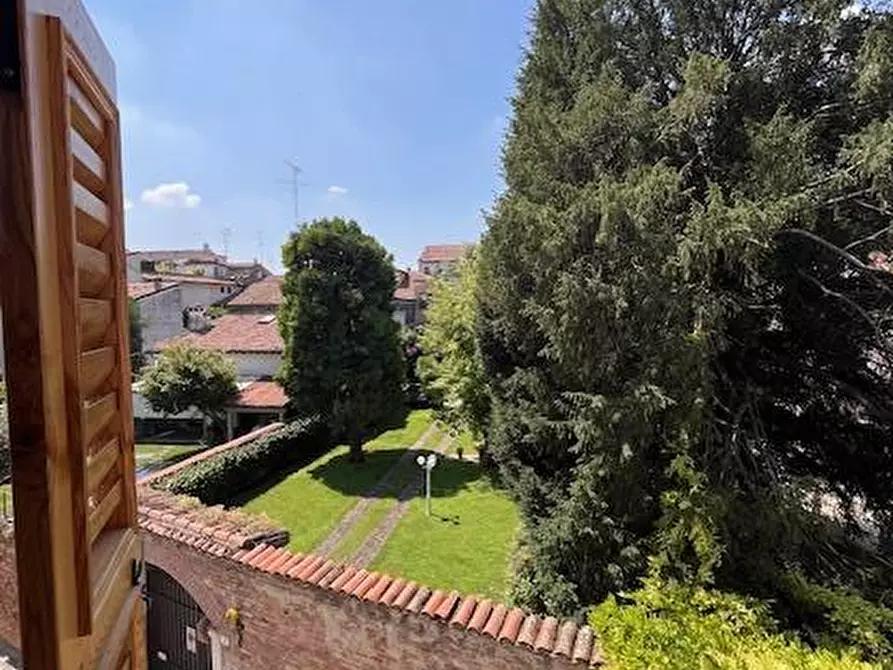 Immagine 2 di Appartamento in vendita  a Mantova