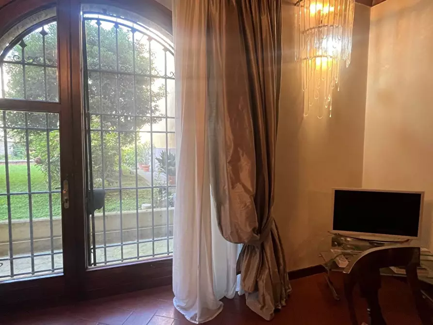 Immagine 2 di Appartamento in vendita  a Mantova