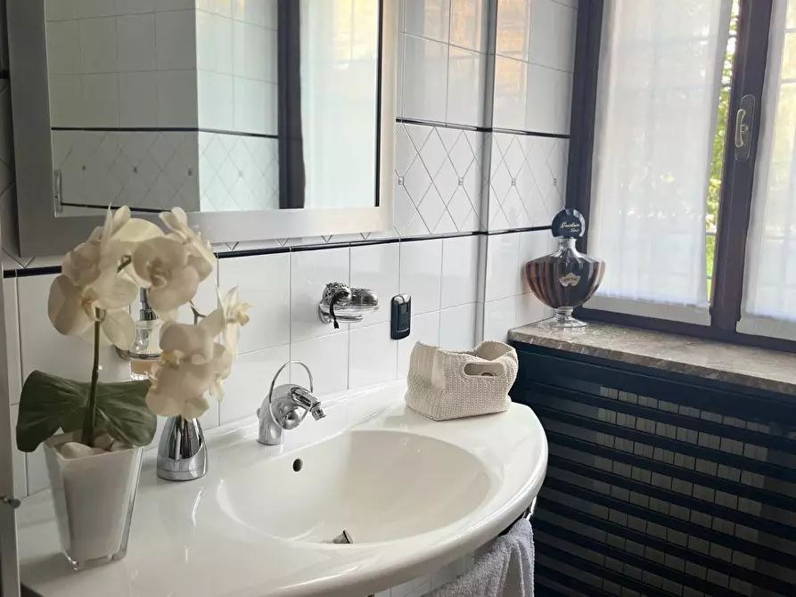 Immagine 12 di Appartamento in vendita  a Mantova