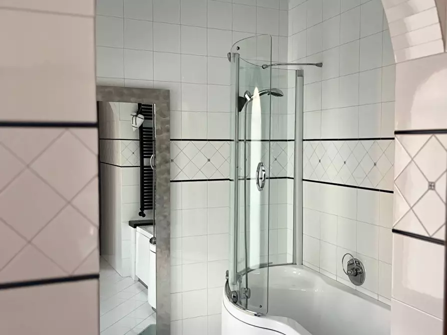 Immagine 13 di Appartamento in vendita  a Mantova