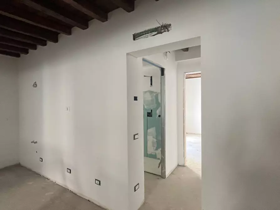 Immagine 5 di Appartamento in vendita  a Mantova