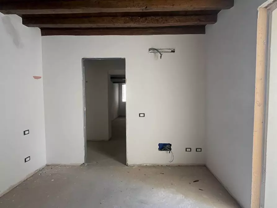 Immagine 7 di Appartamento in vendita  a Mantova