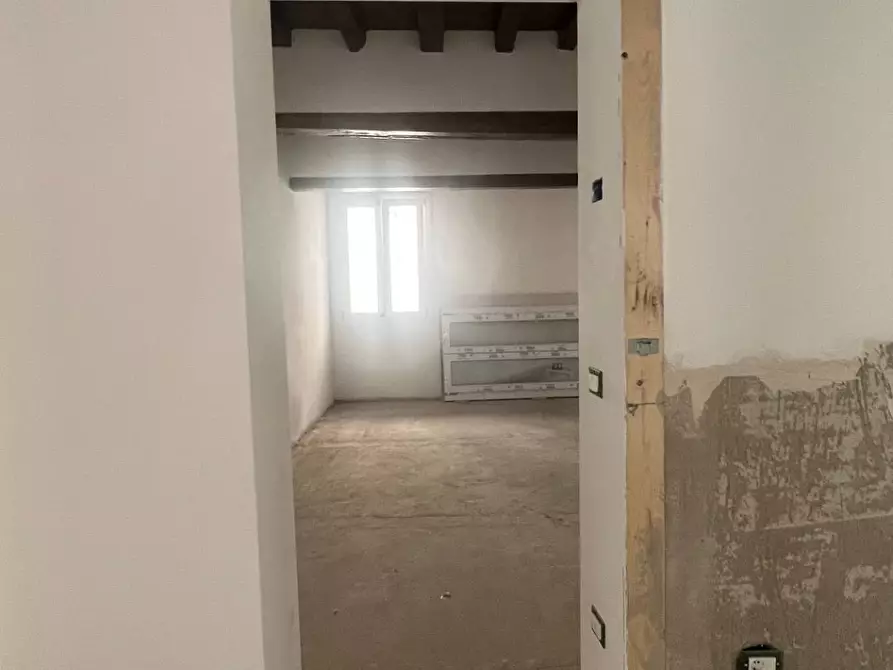 Immagine 16 di Appartamento in vendita  a Mantova