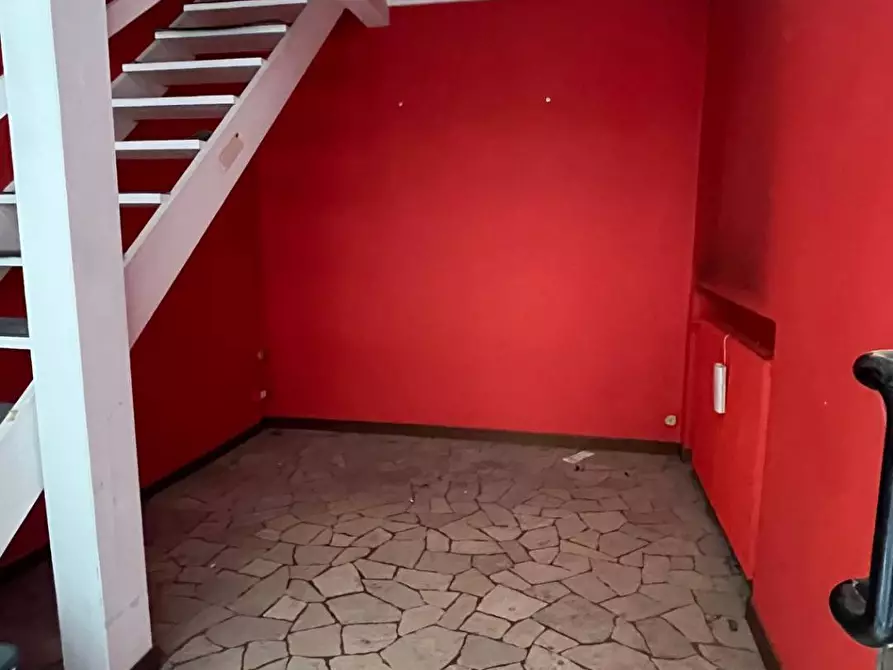 Immagine 5 di Ufficio in vendita  a Mantova