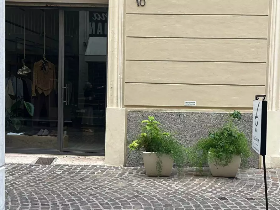 Immagine 9 di Ufficio in vendita  a Mantova