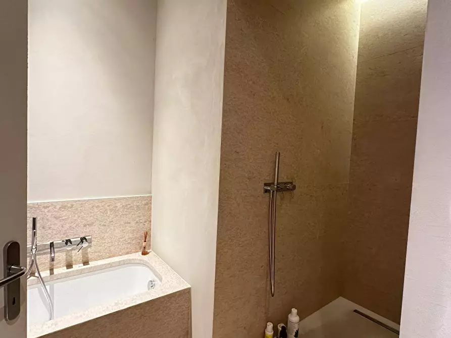 Immagine 24 di Appartamento in vendita  a Mantova