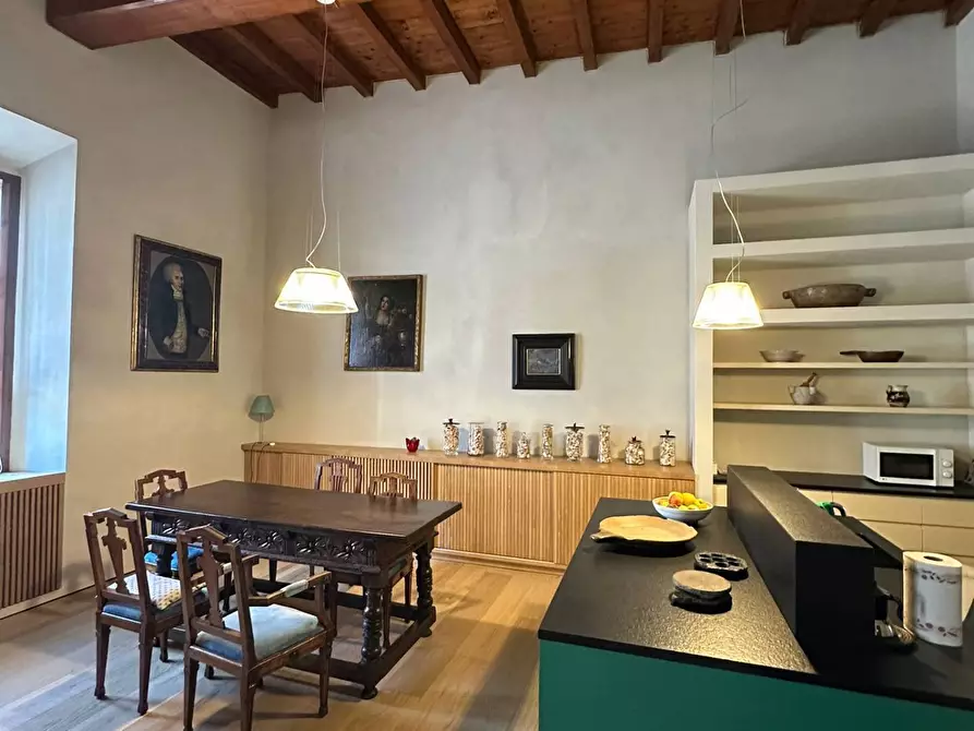 Immagine 10 di Appartamento in vendita  a Mantova