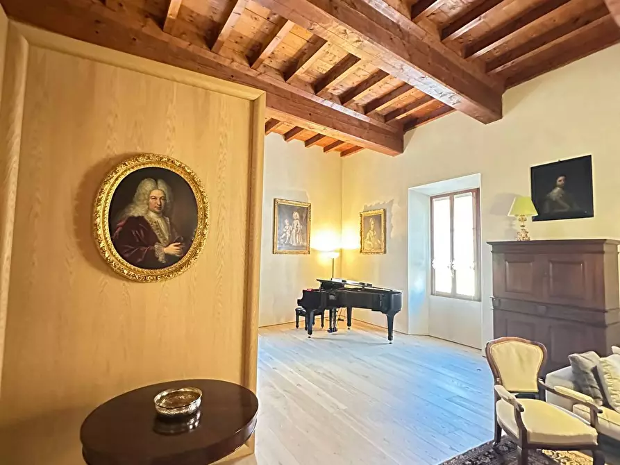 Immagine 11 di Appartamento in vendita  a Mantova