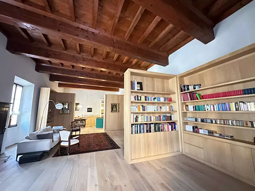 Immagine 7 di Appartamento in vendita  a Mantova