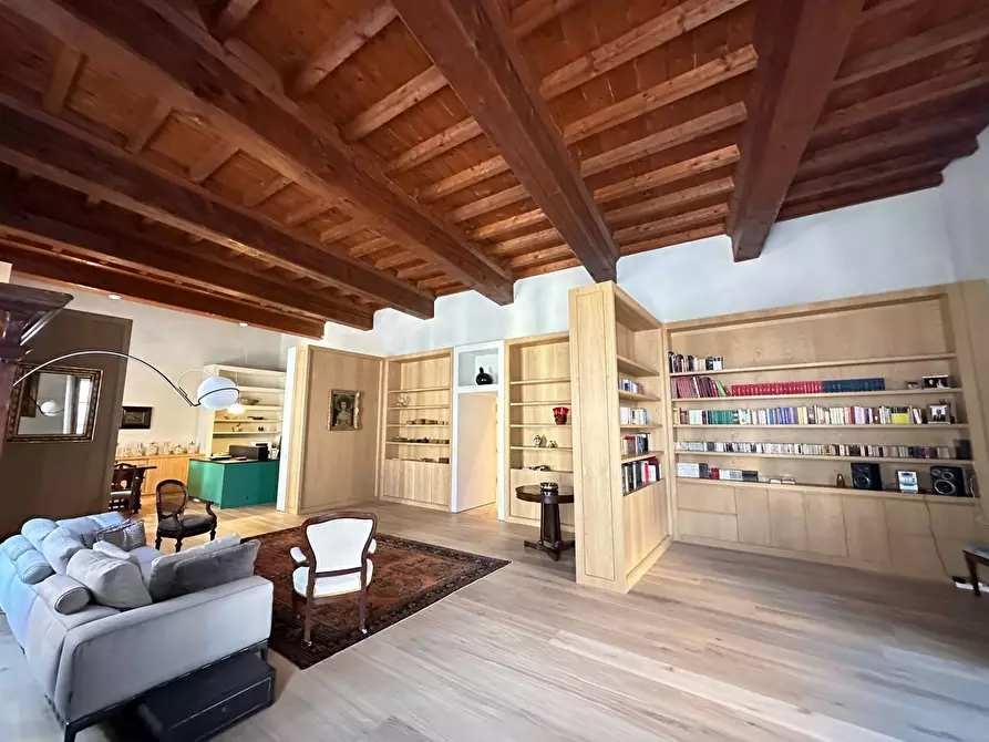 Immagine 12 di Appartamento in vendita  a Mantova