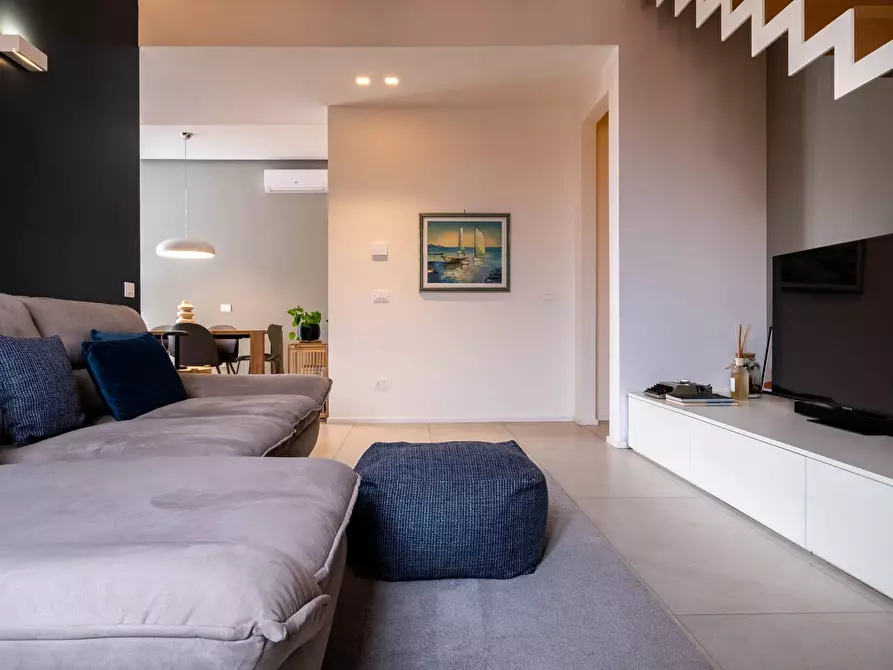 Immagine 10 di Appartamento in vendita  a Mantova