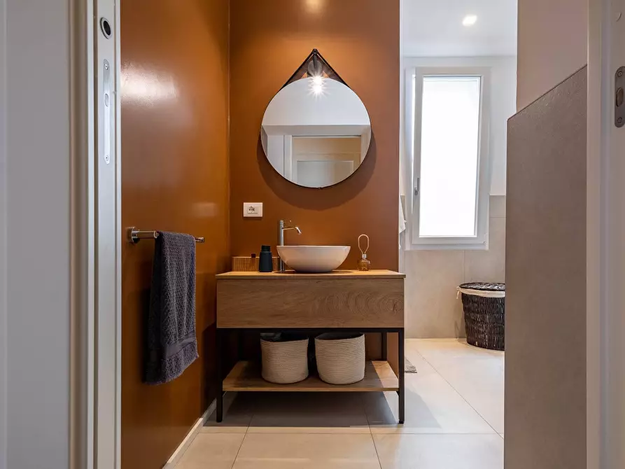 Immagine 9 di Appartamento in vendita  a Mantova