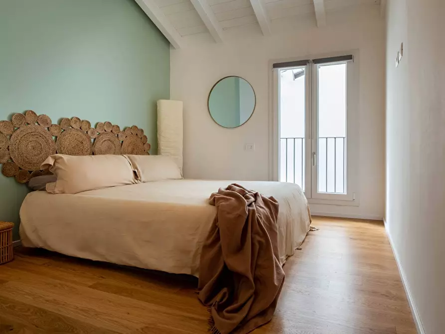 Immagine 15 di Appartamento in vendita  a Mantova