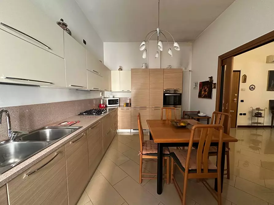 Immagine 6 di Appartamento in vendita  a Mantova