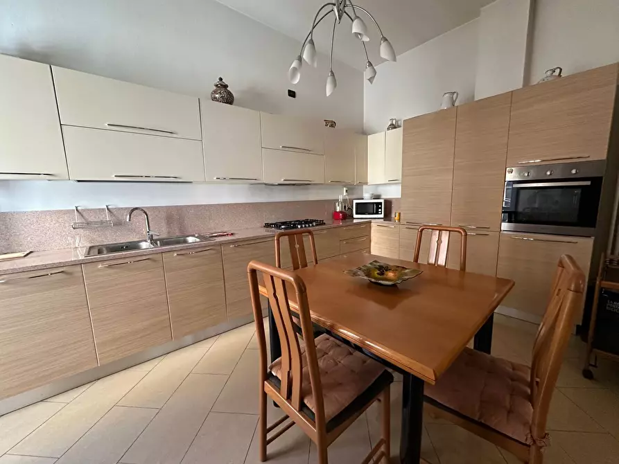 Immagine 8 di Appartamento in vendita  a Mantova