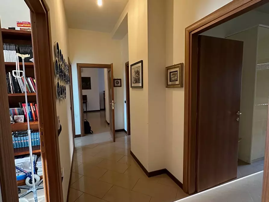 Immagine 16 di Appartamento in vendita  a Mantova