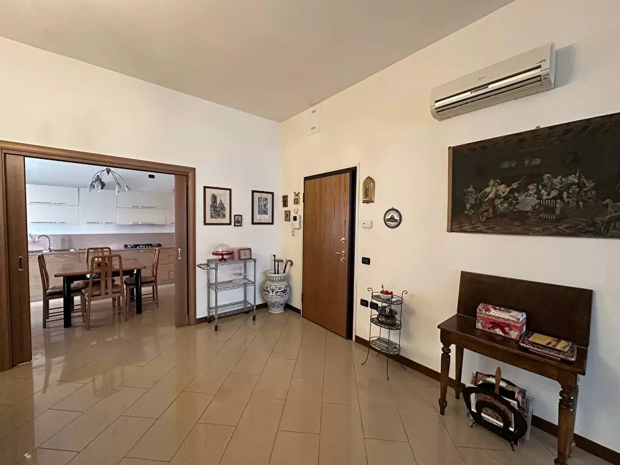 Immagine 3 di Appartamento in vendita  a Mantova