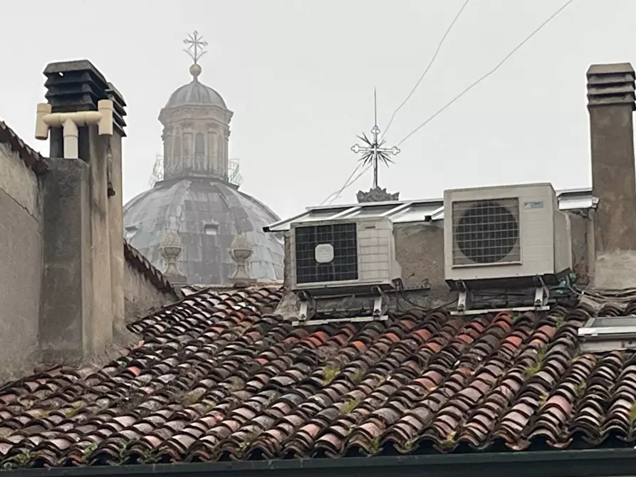 Immagine 19 di Appartamento in vendita  a Mantova