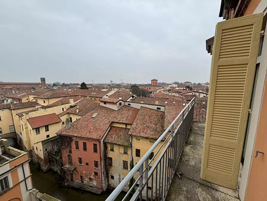 Immagine 12 di Appartamento in affitto  a Mantova