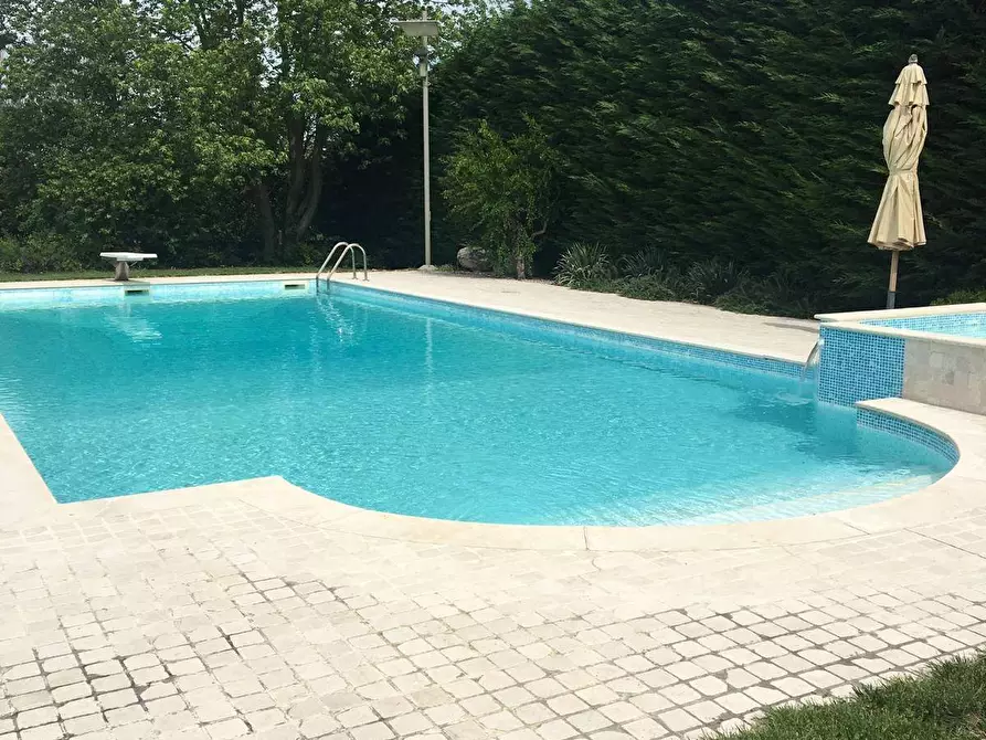 Immagine 10 di Villa in vendita  a Borgo Virgilio