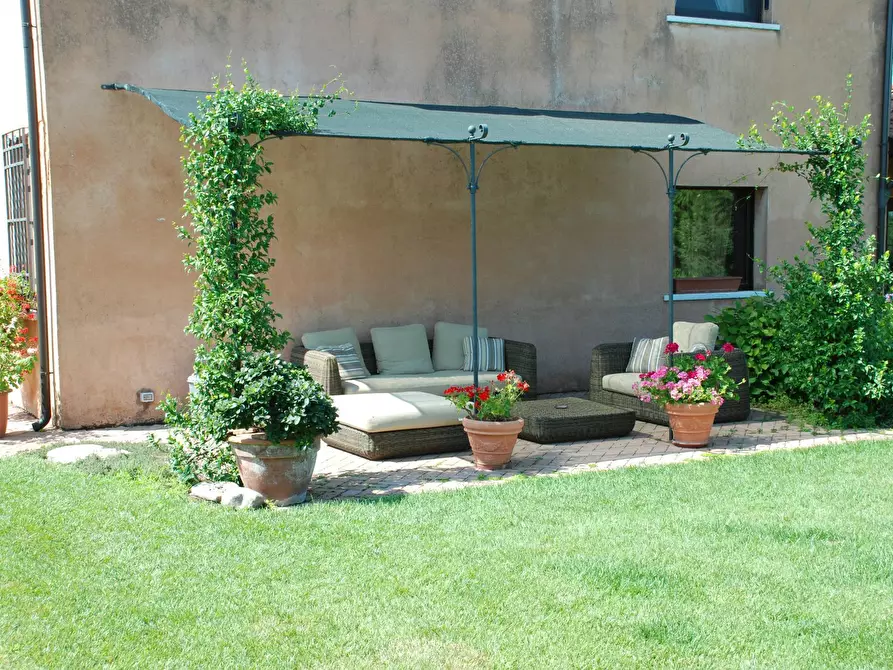 Immagine 17 di Villa in vendita  a Borgo Virgilio