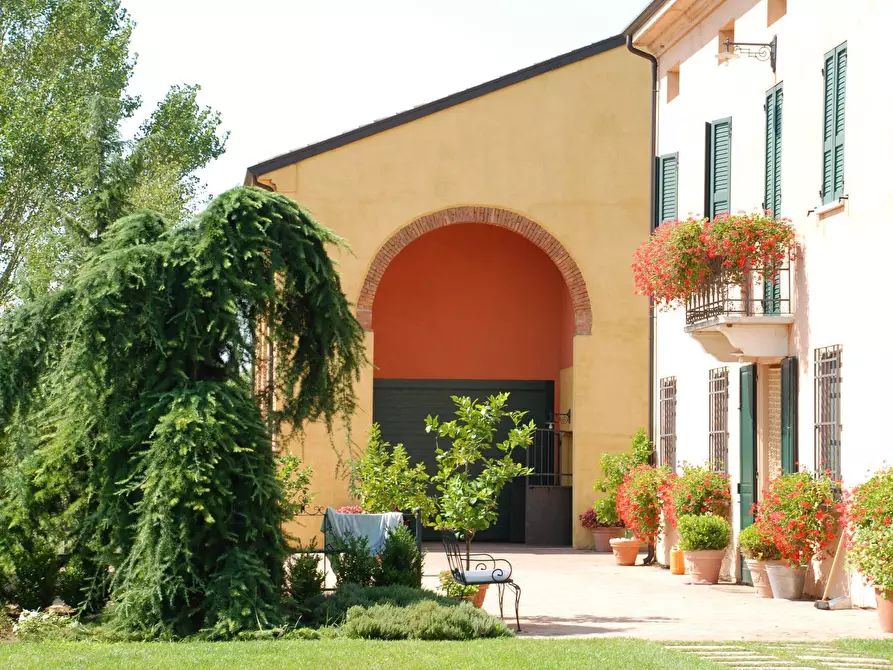 Immagine 3 di Villa in vendita  a Borgo Virgilio