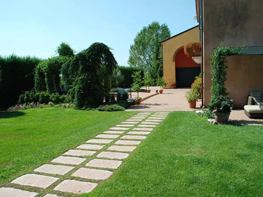 Immagine 21 di Villa in vendita  a Borgo Virgilio