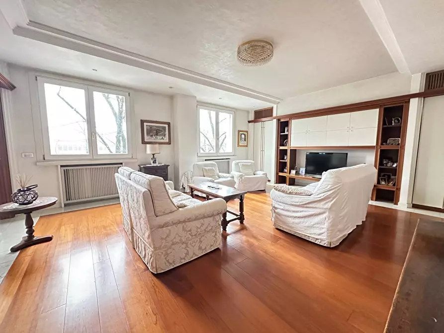 Immagine 1 di Appartamento in vendita  a Mantova