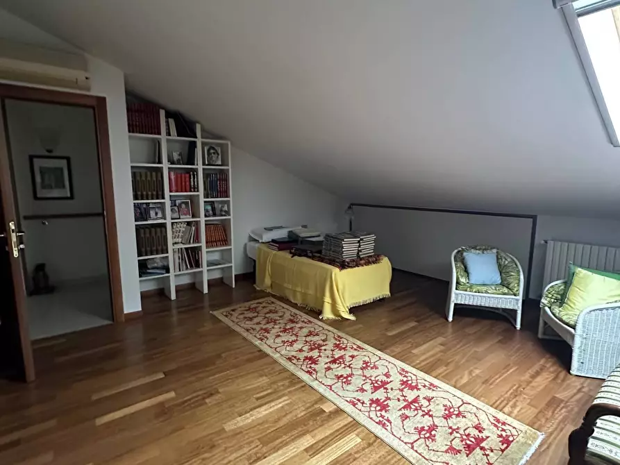 Immagine 18 di Appartamento in vendita  a Mantova