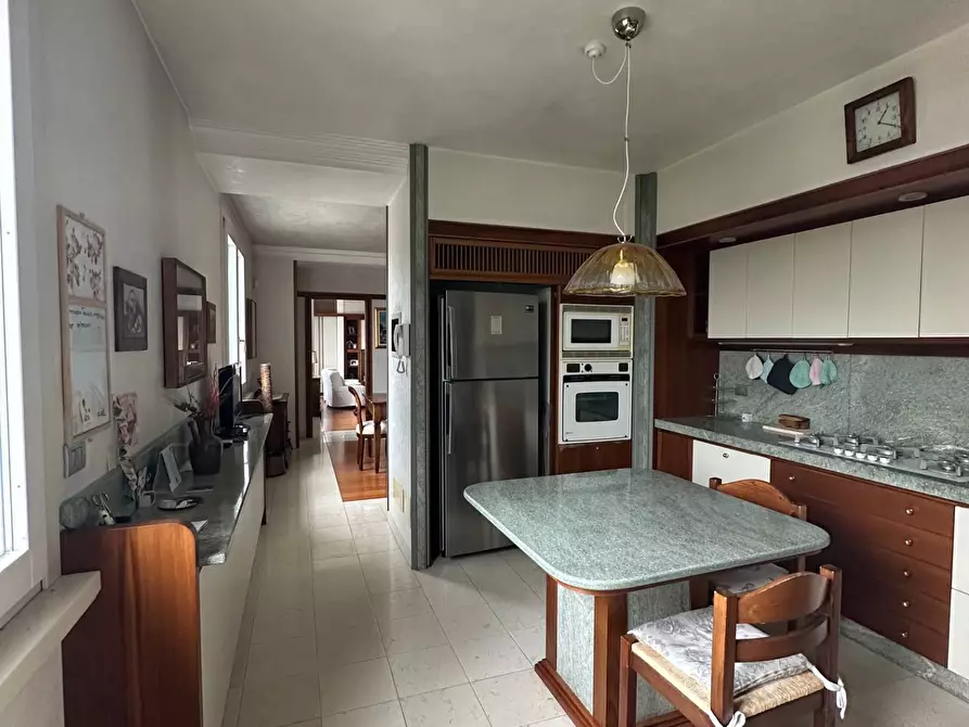 Immagine 11 di Appartamento in vendita  a Mantova