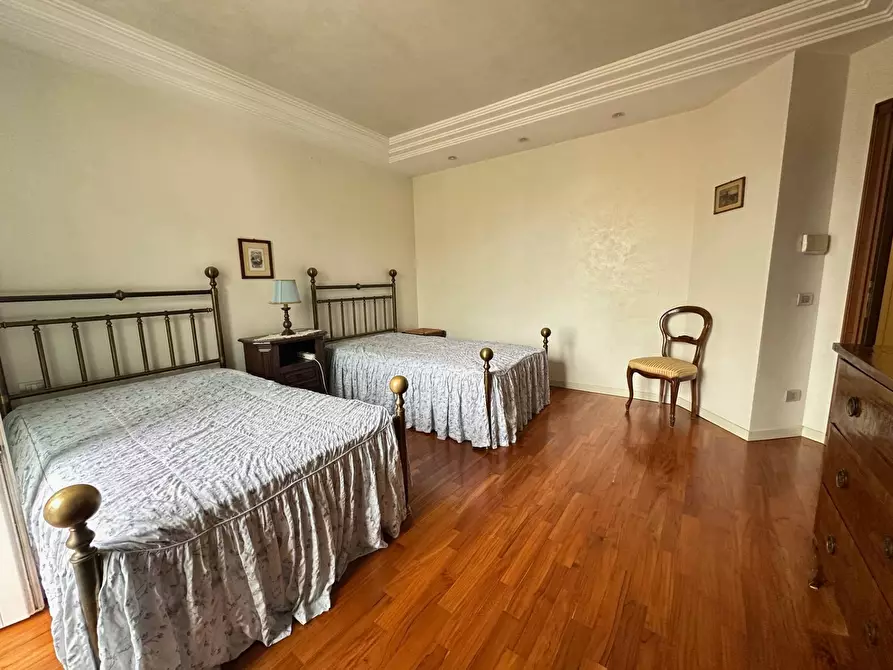 Immagine 13 di Appartamento in vendita  a Mantova