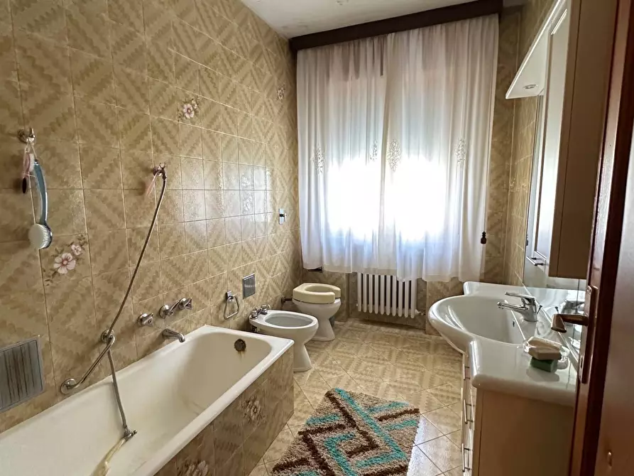 Immagine 23 di Villa in vendita  a Marmirolo