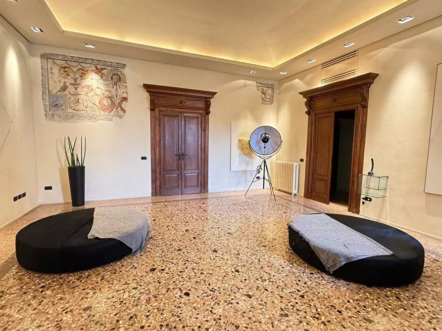 Immagine 6 di Appartamento in vendita  a Mantova