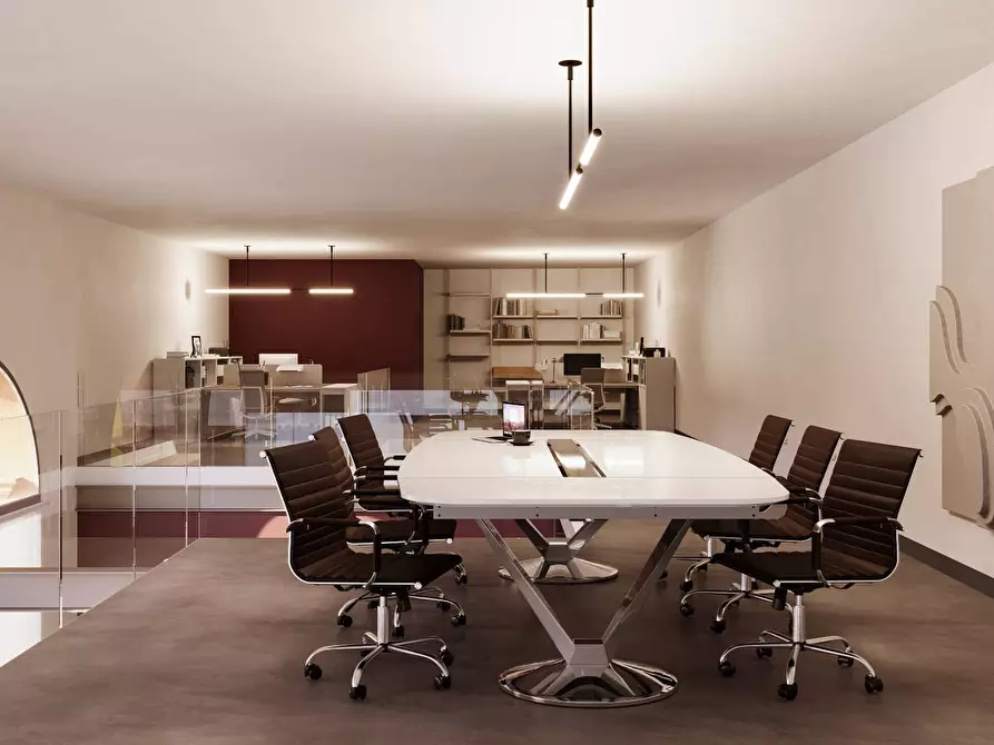 Immagine 2 di Ufficio in vendita  a Mantova