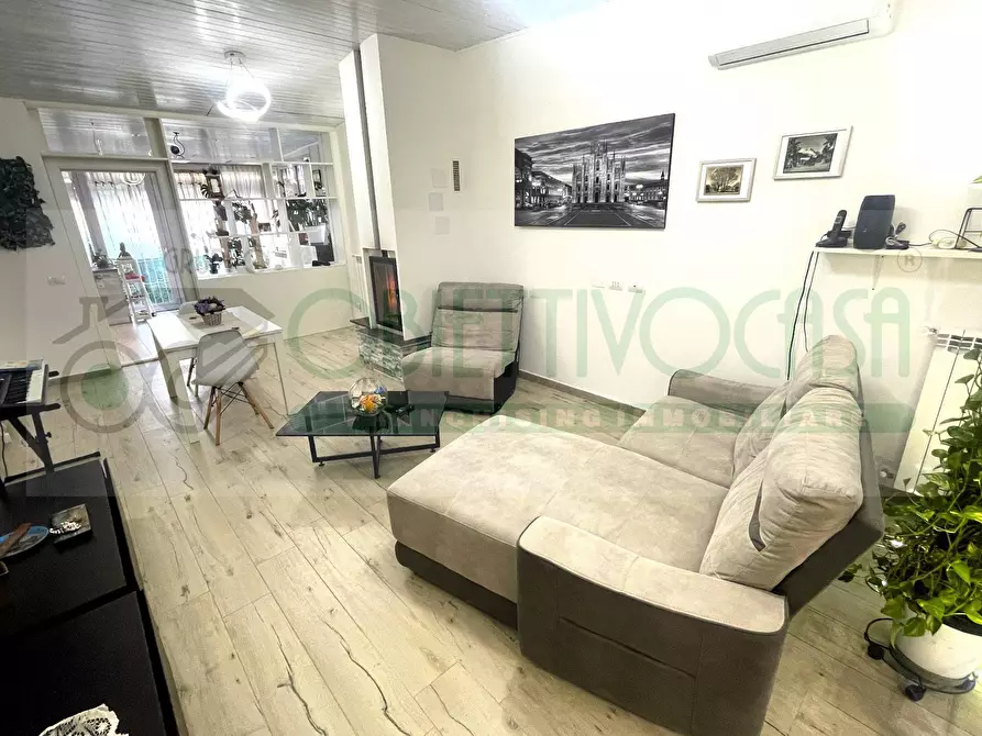 Immagine 5 di Villa in vendita  a Trezzano Sul Naviglio