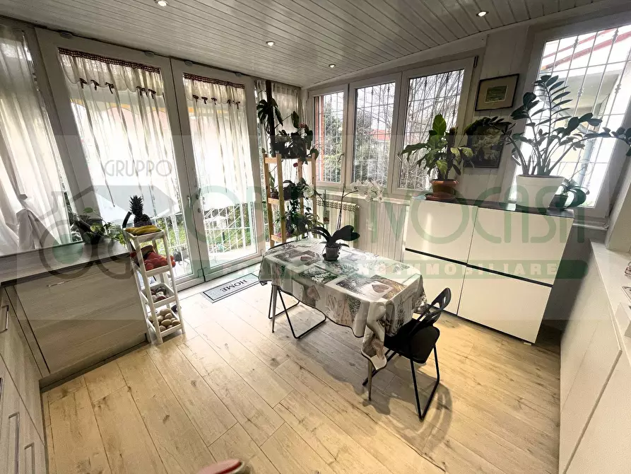 Immagine 13 di Villa in vendita  a Trezzano Sul Naviglio