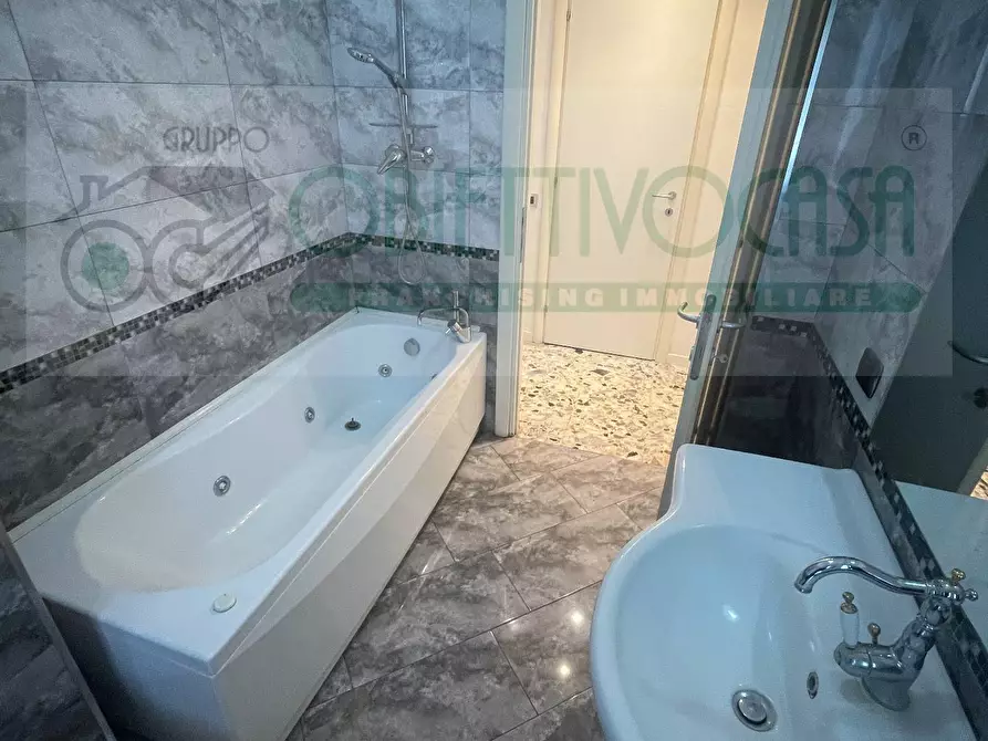 Immagine 16 di Appartamento in vendita  a Trezzano Sul Naviglio