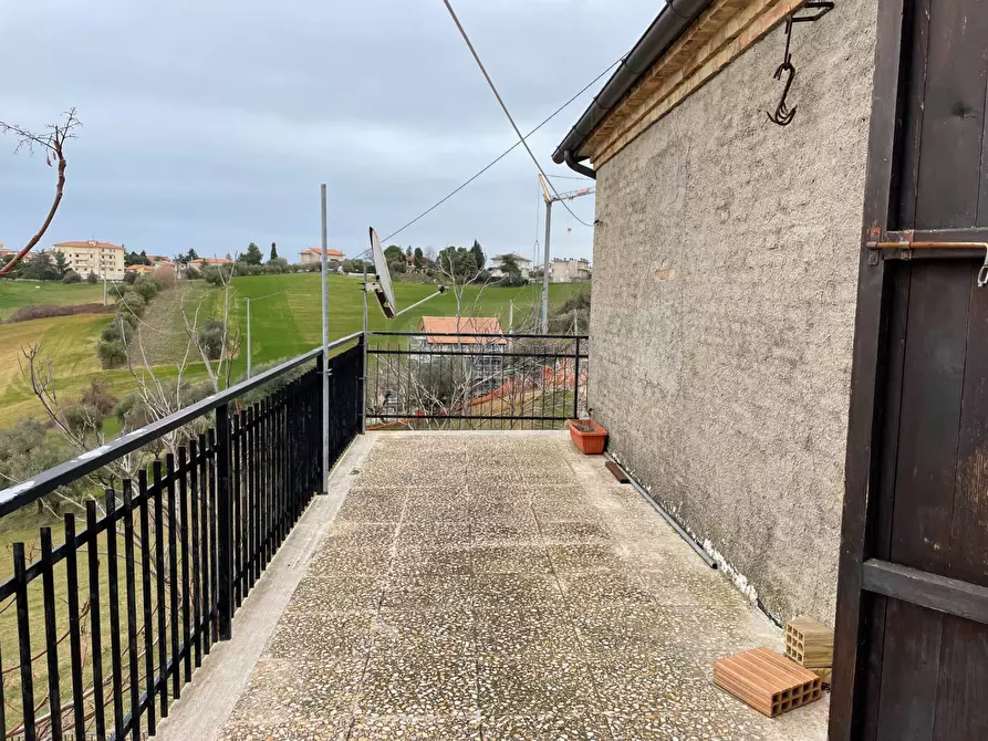 Immagine 8 di Rustico / casale in vendita  in Strada provinciale 2 a Controguerra