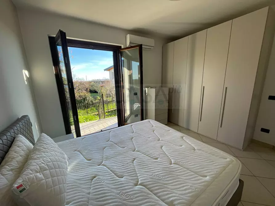 Immagine 5 di Appartamento in vendita  in Via Leopardi a Nereto