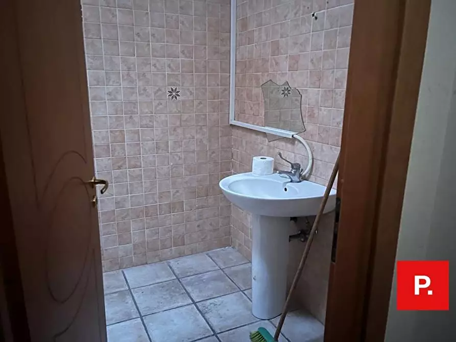 Immagine 22 di Locale commerciale in affitto  in via caduti sul lavoro a Casagiove