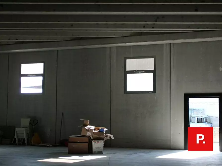 Immagine 11 di Locale commerciale in affitto  in ss7, km 187, 81056 Sparanise CE a Sparanise