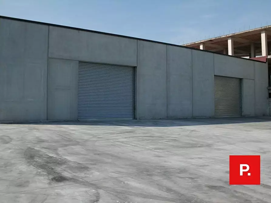 Immagine 8 di Locale commerciale in affitto  in ss7, km 187, 81056 Sparanise CE a Sparanise