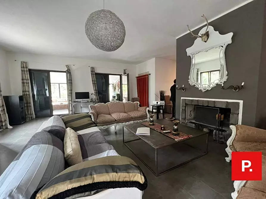 Immagine 15 di Villa in vendita  in via termine a Caserta