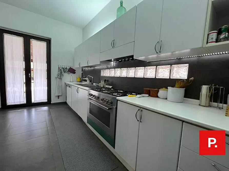 Immagine 16 di Villa in vendita  in via termine a Caserta