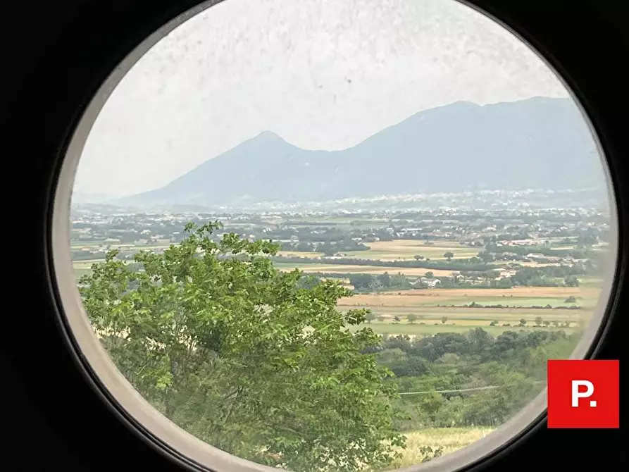 Immagine 19 di Villa in vendita  in via termine a Caserta