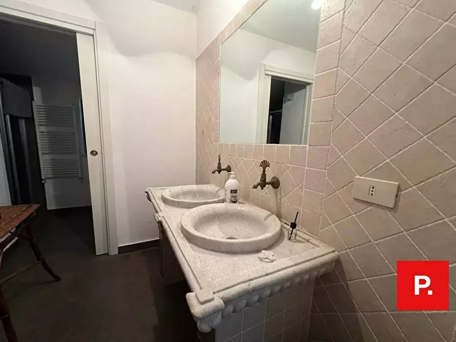 Immagine 21 di Villa in vendita  in via termine a Caserta